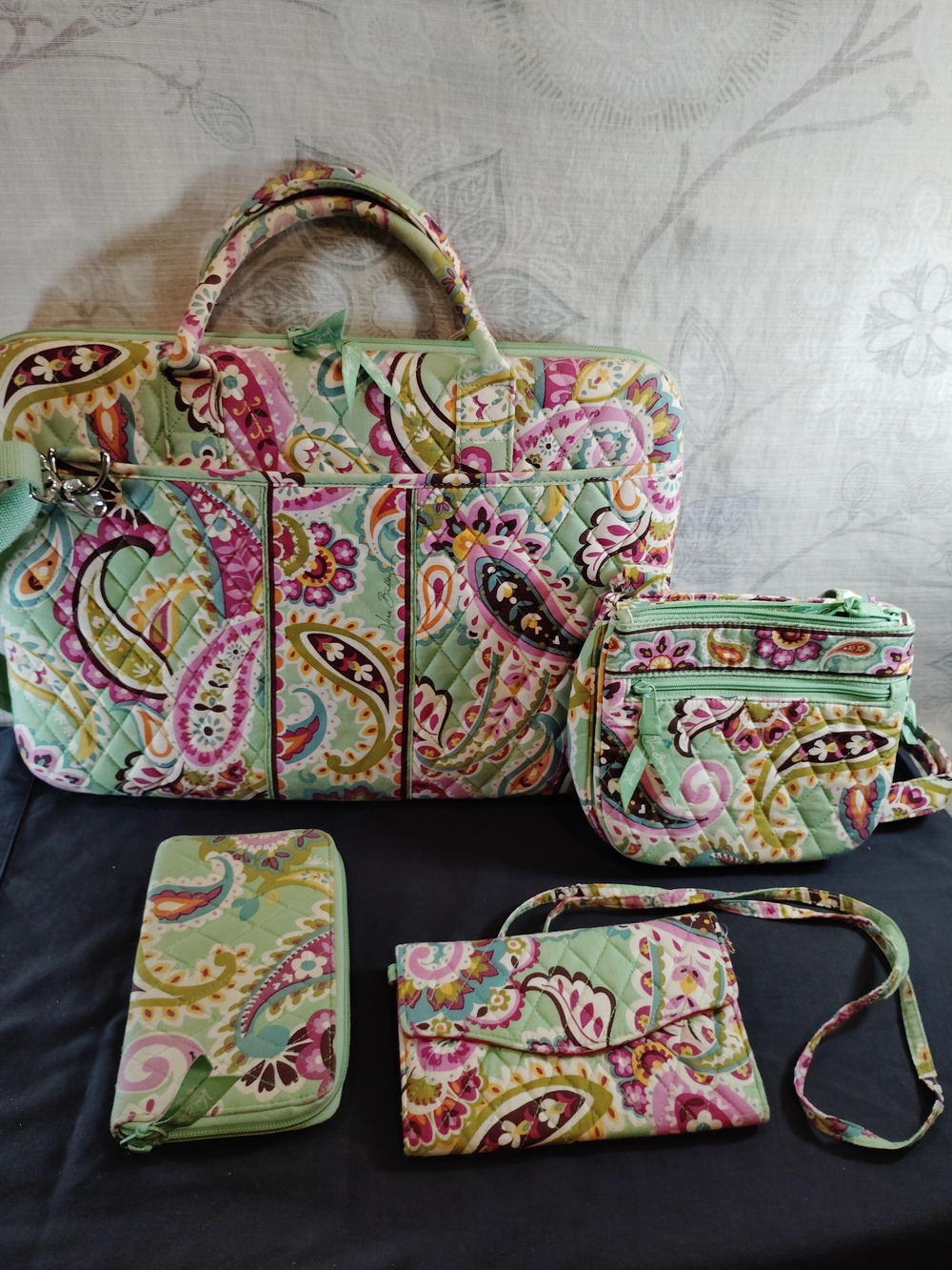 Vera Bradley 4pc Mint Green& Pink Paisley Quilted Set - Picture 3 of 6